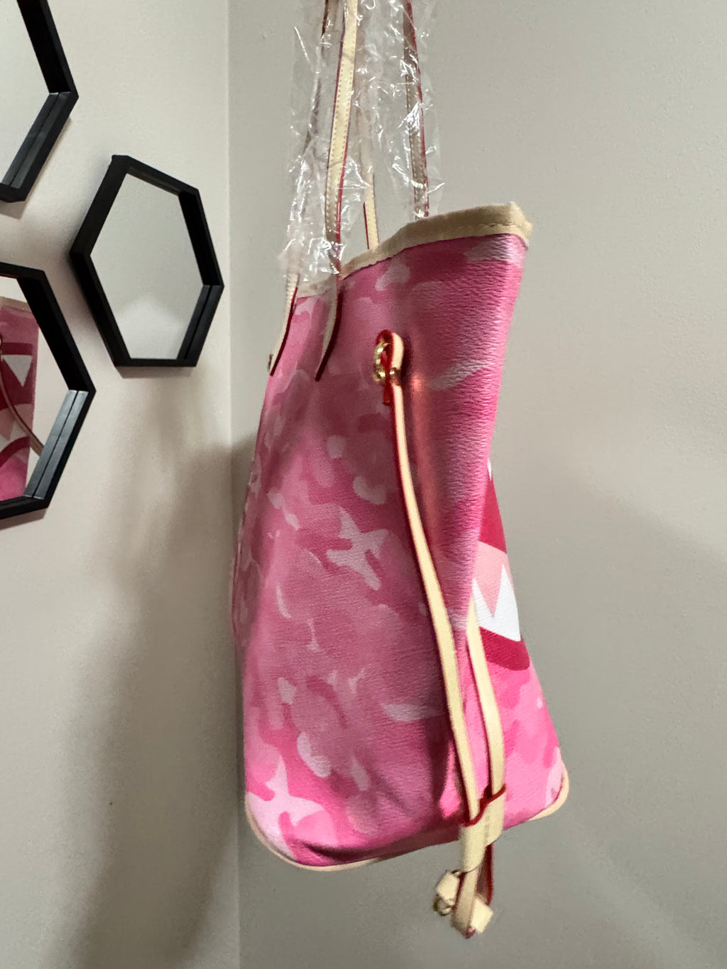 Shakyy pinky babe tote